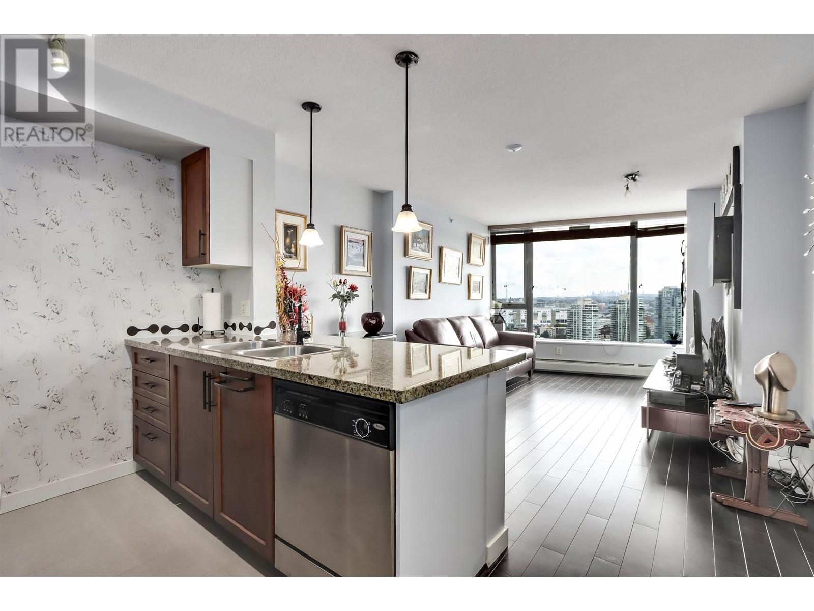 Listing Picture 3 of 25 : 2801 688 ABBOTT STREET, Vancouver / 溫哥華 - 魯藝地產 Yvonne Lu Group - MLS Medallion Club Member