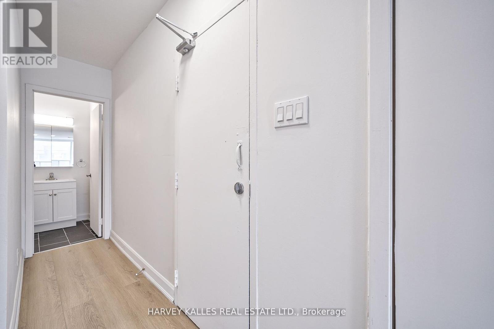 Unit 1 - 1046 Bathurst Street, Toronto, Ontario  M5R 3G7 - Photo 8 - C11958853