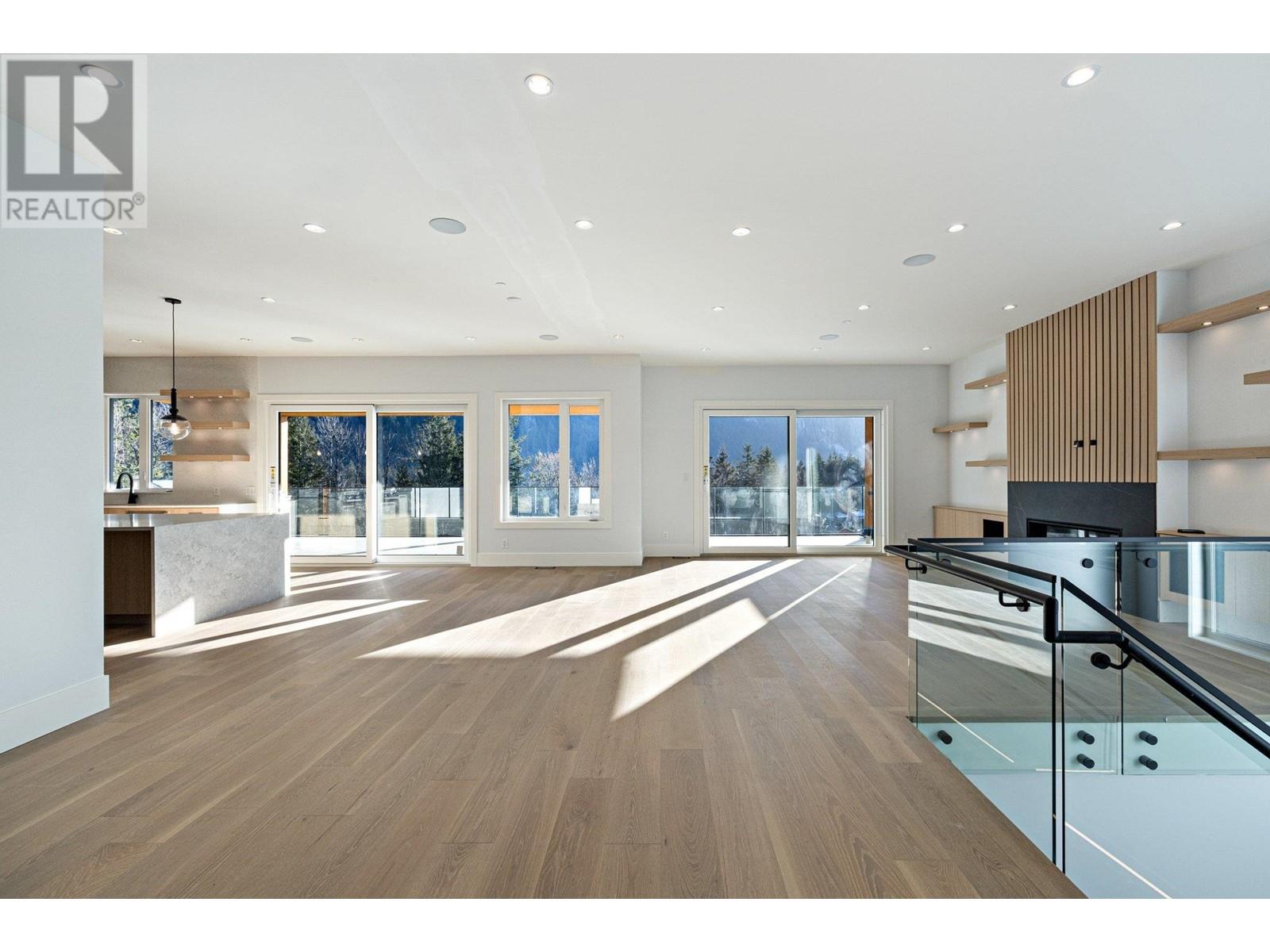 2216 Windsail Place, Squamish, British Columbia  V8B 0T6 - Photo 10 - R2964106