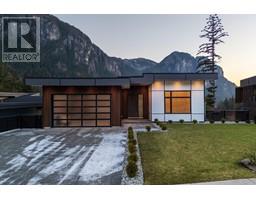 2216 WINDSAIL PLACE