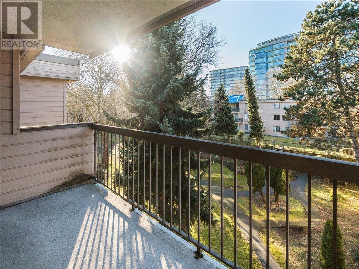 Listing Picture 14 of 18 : 328 8460 LANSDOWNE ROAD, Richmond / 烈治文 - 魯藝地產 Yvonne Lu Group - MLS Medallion Club Member