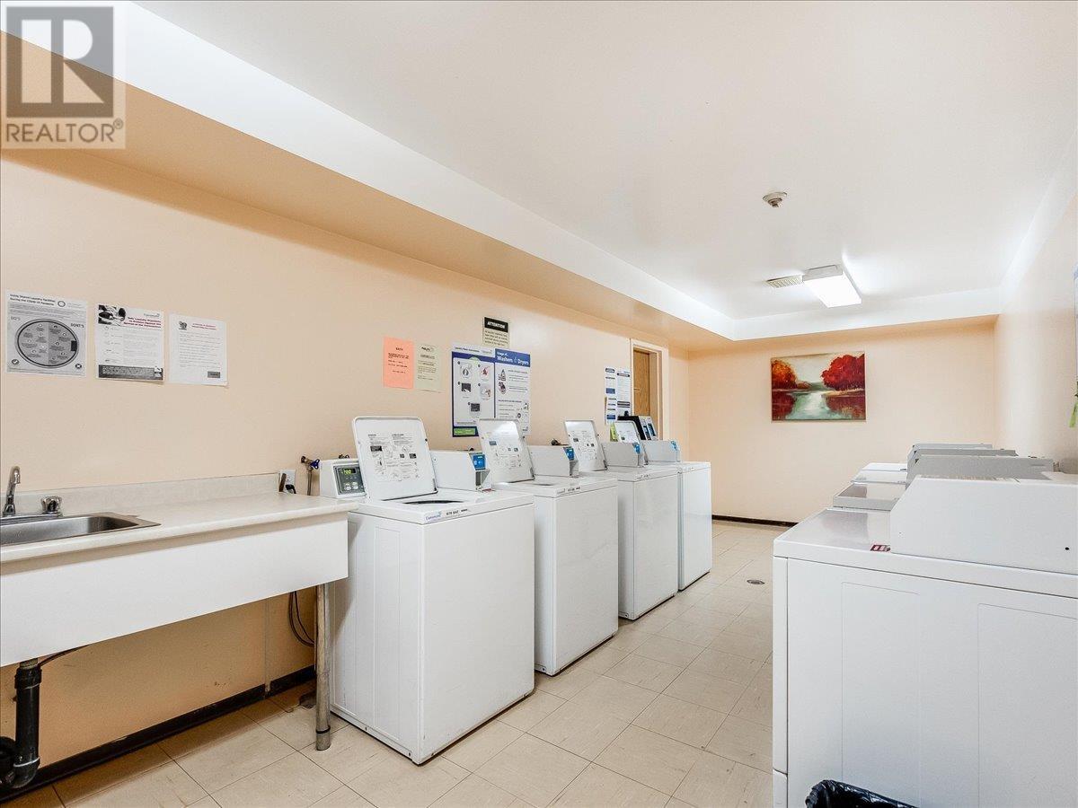 Listing Picture 17 of 18 : 328 8460 LANSDOWNE ROAD, Richmond / 烈治文 - 魯藝地產 Yvonne Lu Group - MLS Medallion Club Member