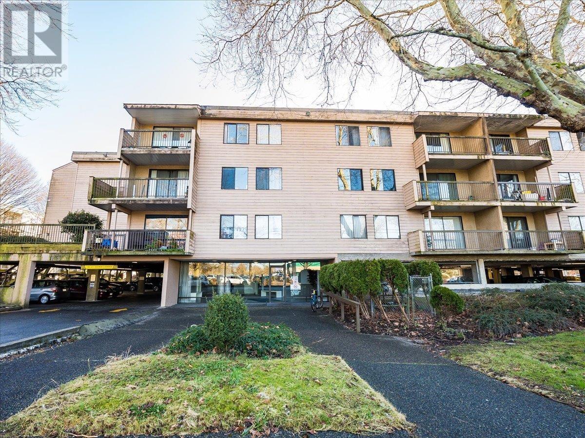 Listing Picture 2 of 18 : 328 8460 LANSDOWNE ROAD, Richmond / 烈治文 - 魯藝地產 Yvonne Lu Group - MLS Medallion Club Member