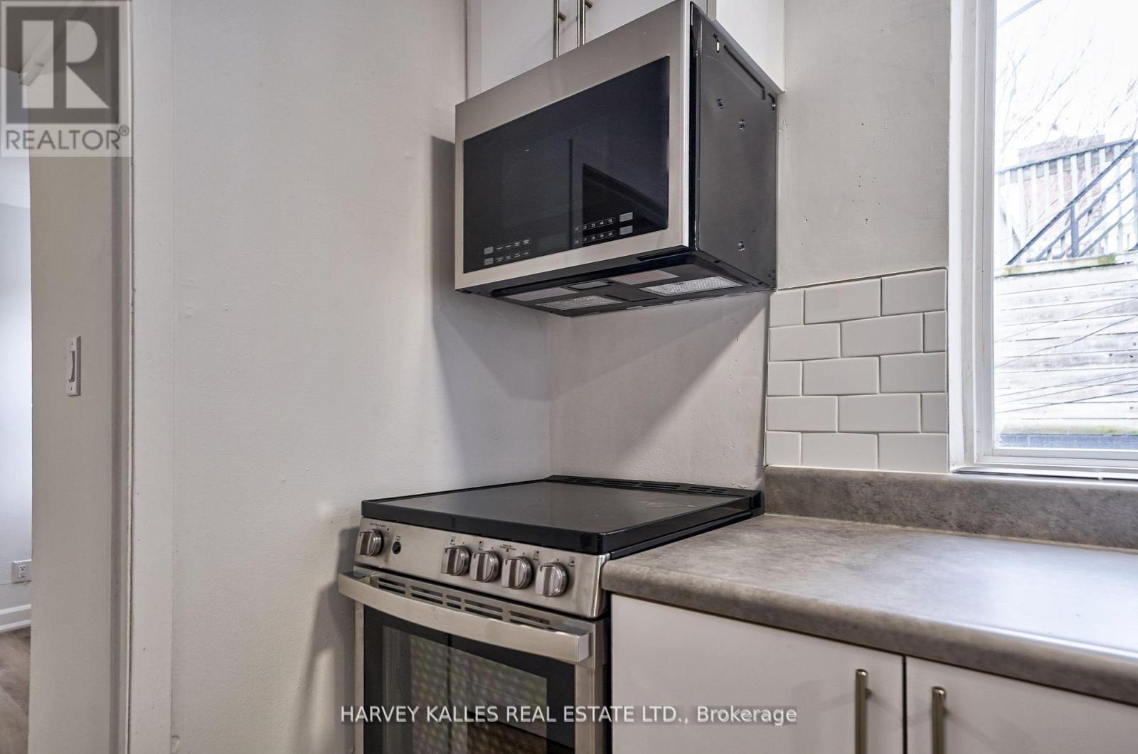 Unit 2 - 1046 Bathurst Street, Toronto, Ontario  M5R 3G7 - Photo 15 - C11958877