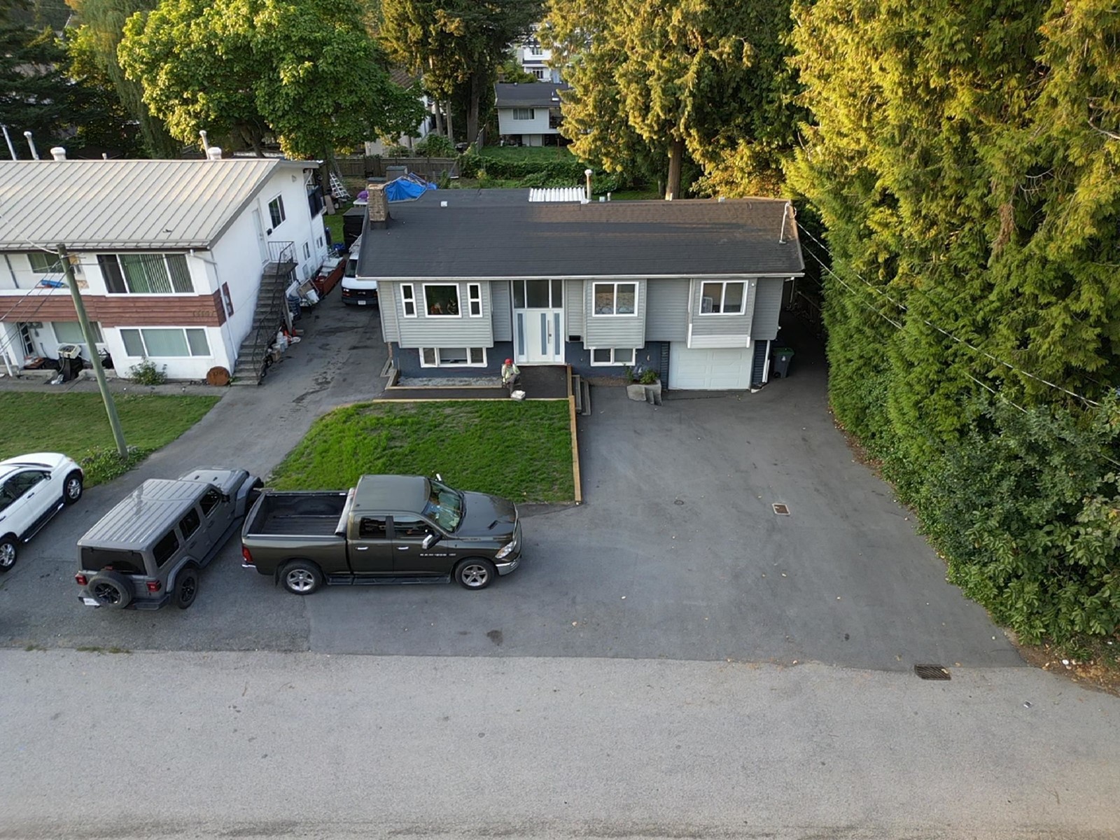 Property at 13115 107A AVENUE image 4