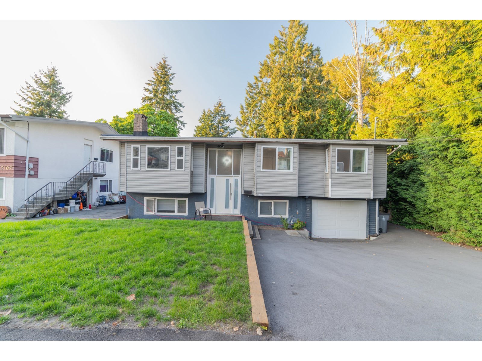 13115 107a Avenue, Surrey, British Columbia  V3T 2G9 - Photo 1 - R2964082