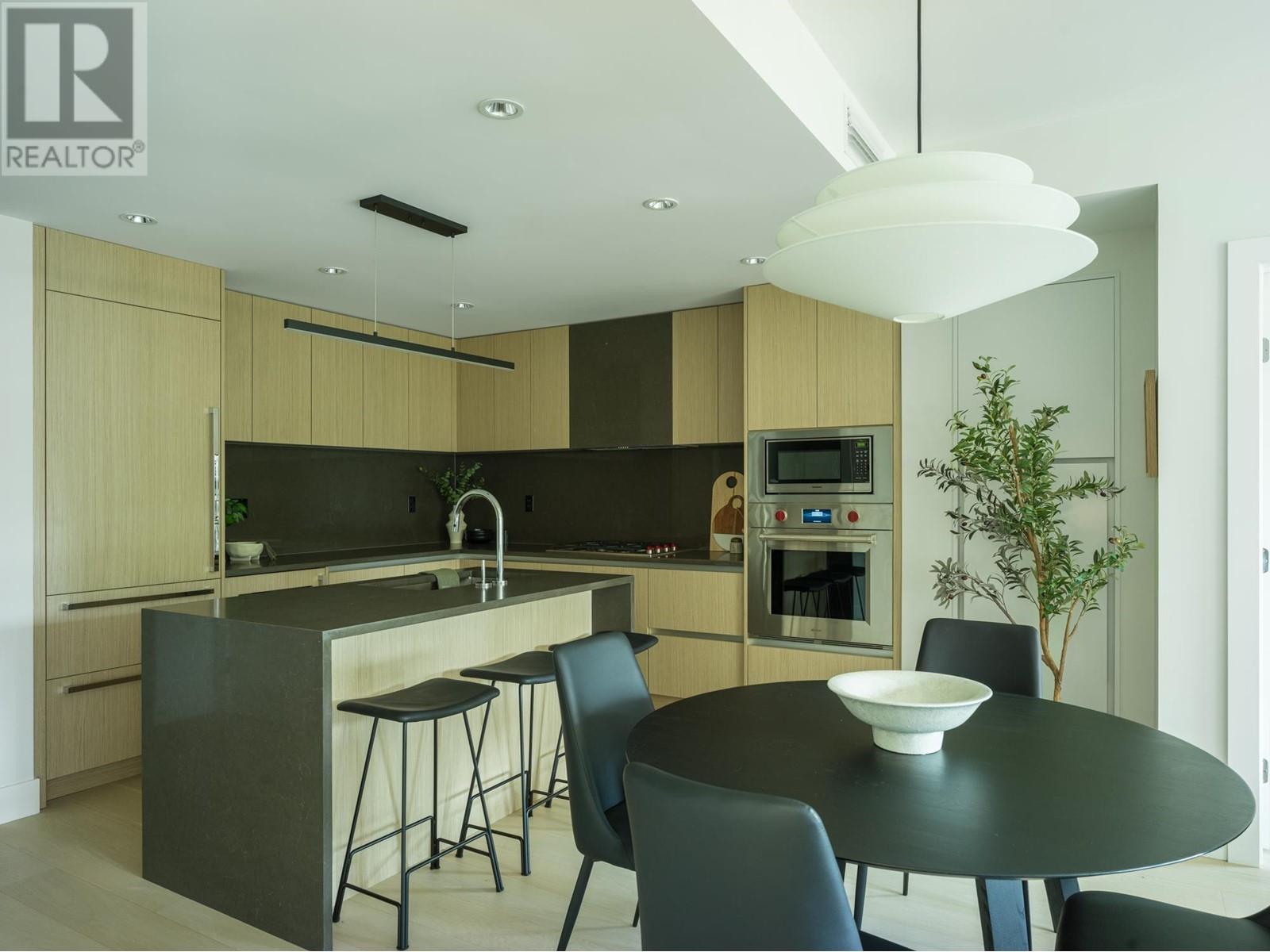 310 3636 W 39TH AVENUE, vancouver, British Columbia V6N0E8