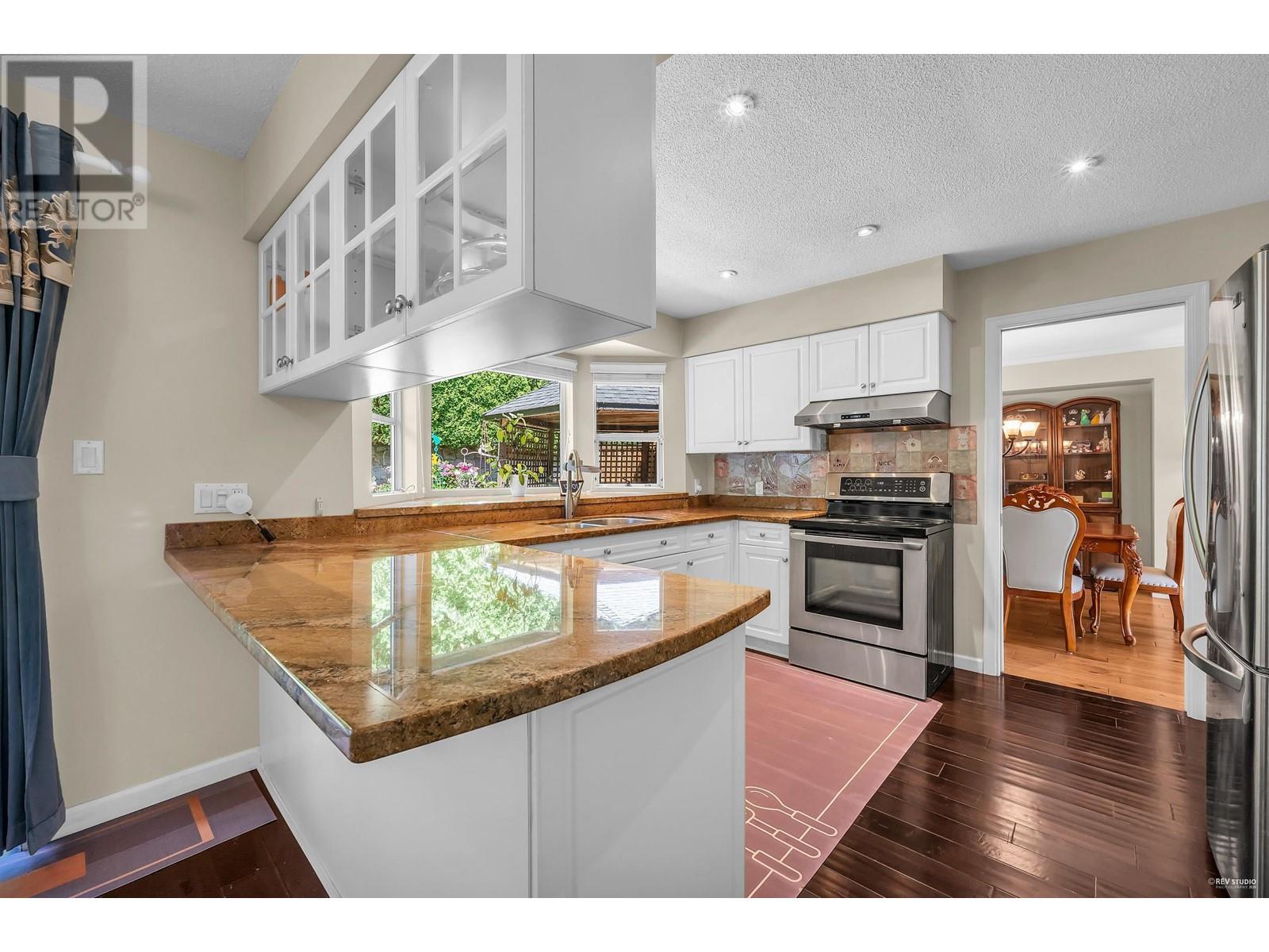 470 Alouette Drive, Coquitlam, British Columbia  V3C 4Y8 - Photo 13 - R2964145