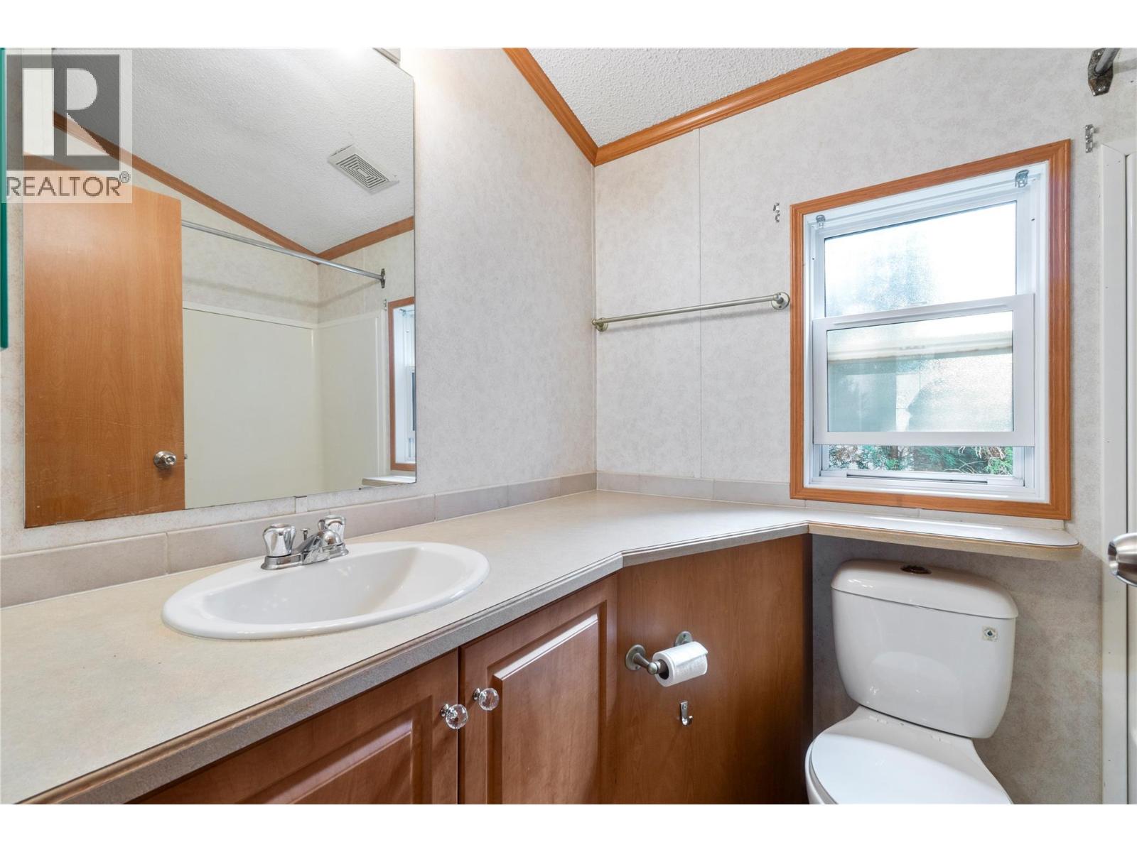 6670 Trans Canada Highway Ne Unit# 113, Canoe, British Columbia V0E 1K0 - Photo 14 - 10333145