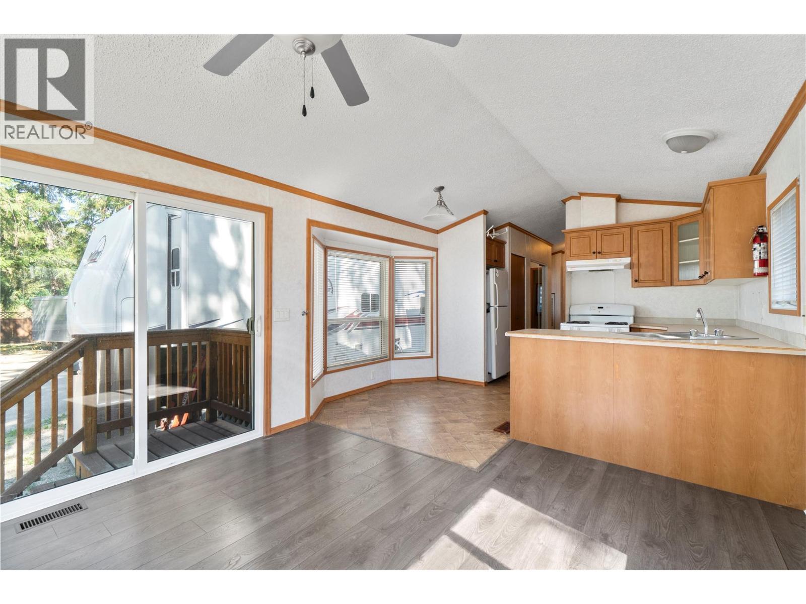 6670 Trans Canada Highway Ne Unit# 113, Canoe, British Columbia V0E 1K0 - Photo 4 - 10333145