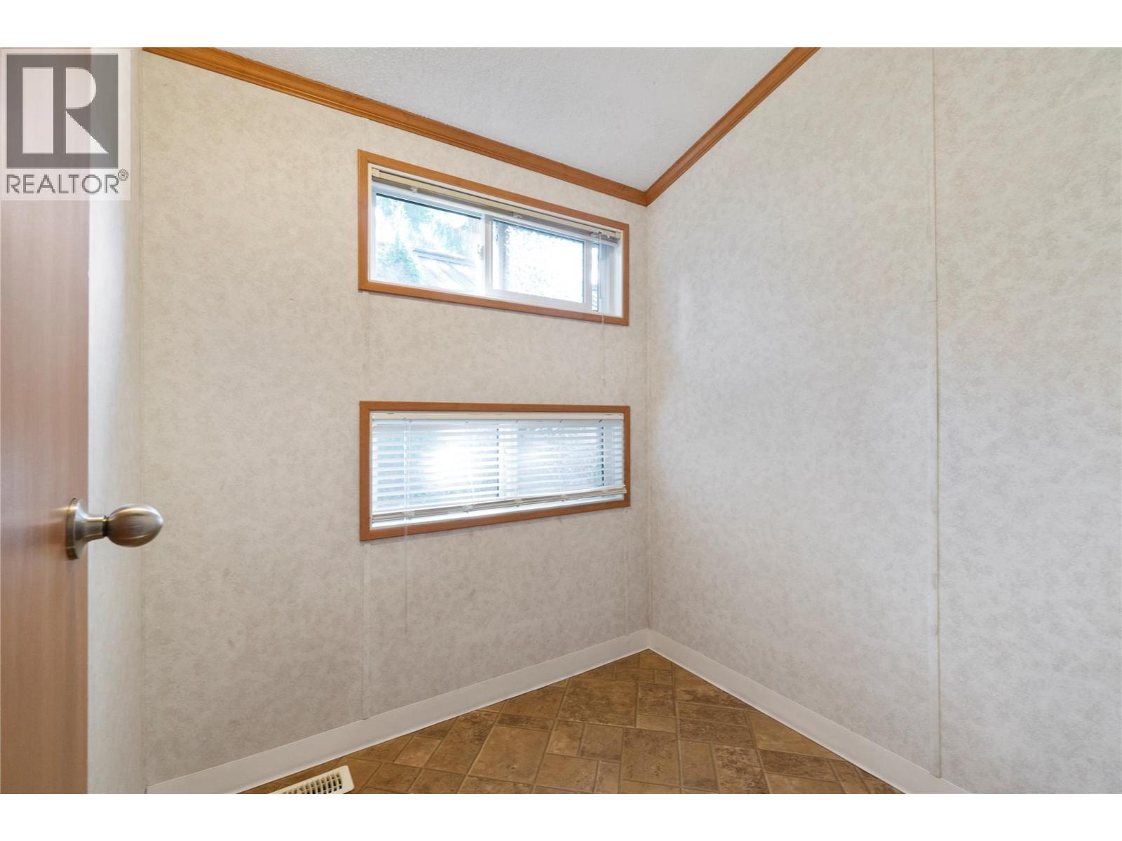 6670 Trans Canada Highway Ne Unit# 113, Canoe, British Columbia V0E 1K0 - Photo 18 - 10333145