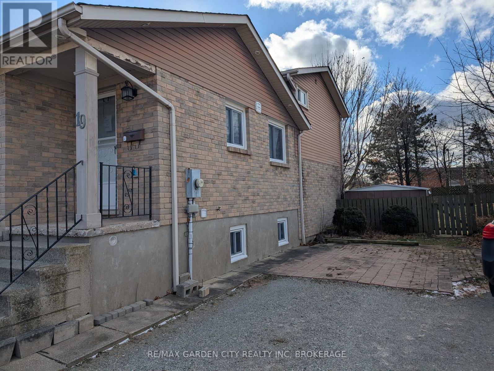 19 Cecelia Court, St. Catharines, Ontario  L2M 7R7 - Photo 2 - X11958968