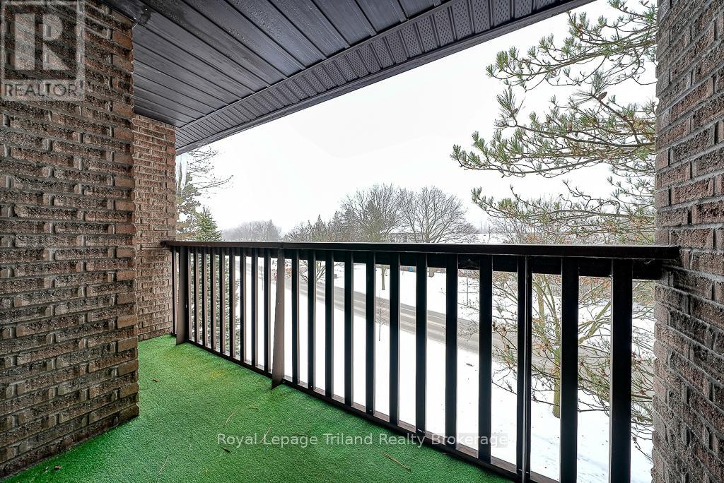 Photo 11 of 37 for 319 - 300 Everglade Crescent W