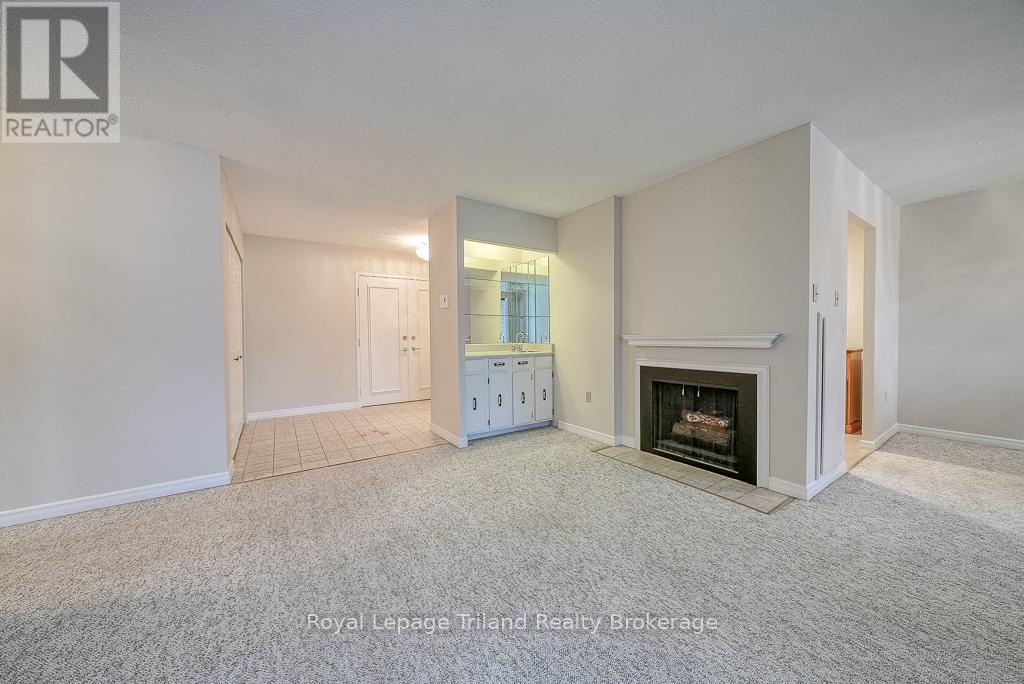 Photo 13 of 37 for 319 - 300 Everglade Crescent W