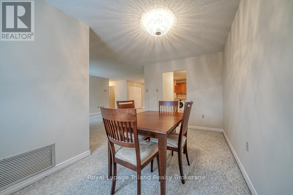 Photo 17 of 37 for 319 - 300 Everglade Crescent W