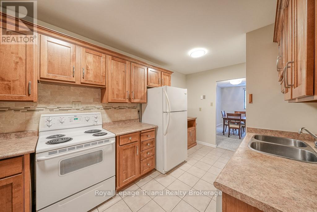 Photo 19 of 37 for 319 - 300 Everglade Crescent W
