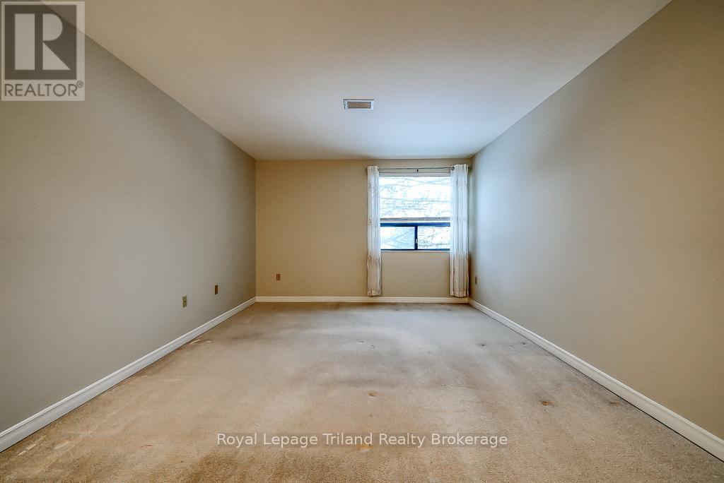 Photo 24 of 37 for 319 - 300 Everglade Crescent W