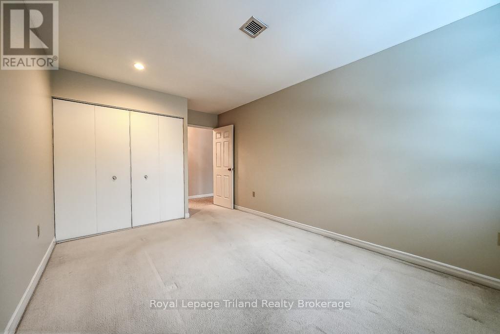 Photo 27 of 37 for 319 - 300 Everglade Crescent W