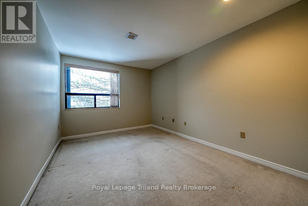 Photo 28 of 37 for 319 - 300 Everglade Crescent W