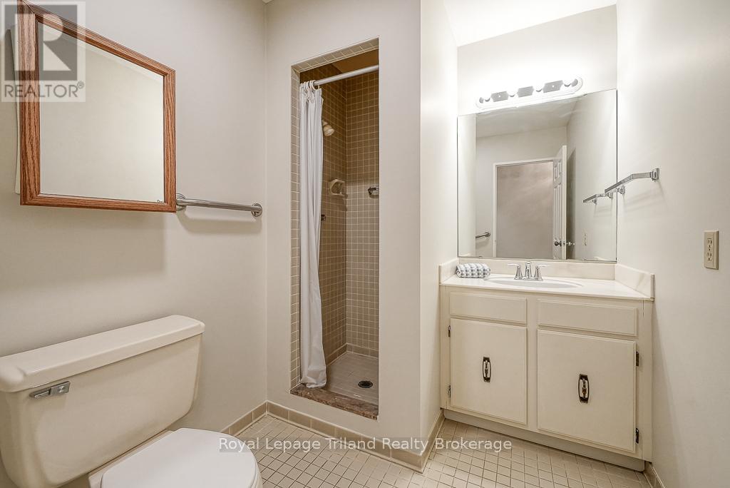 Photo 30 of 37 for 319 - 300 Everglade Crescent W