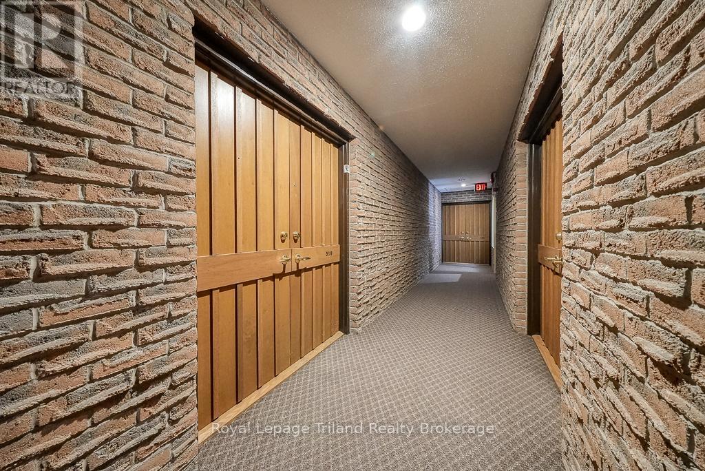 Photo 32 of 37 for 319 - 300 Everglade Crescent W
