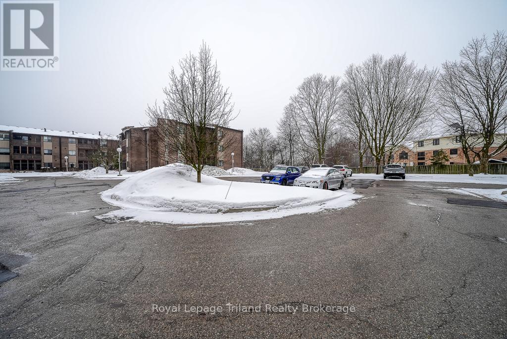 Photo 36 of 37 for 319 - 300 Everglade Crescent W