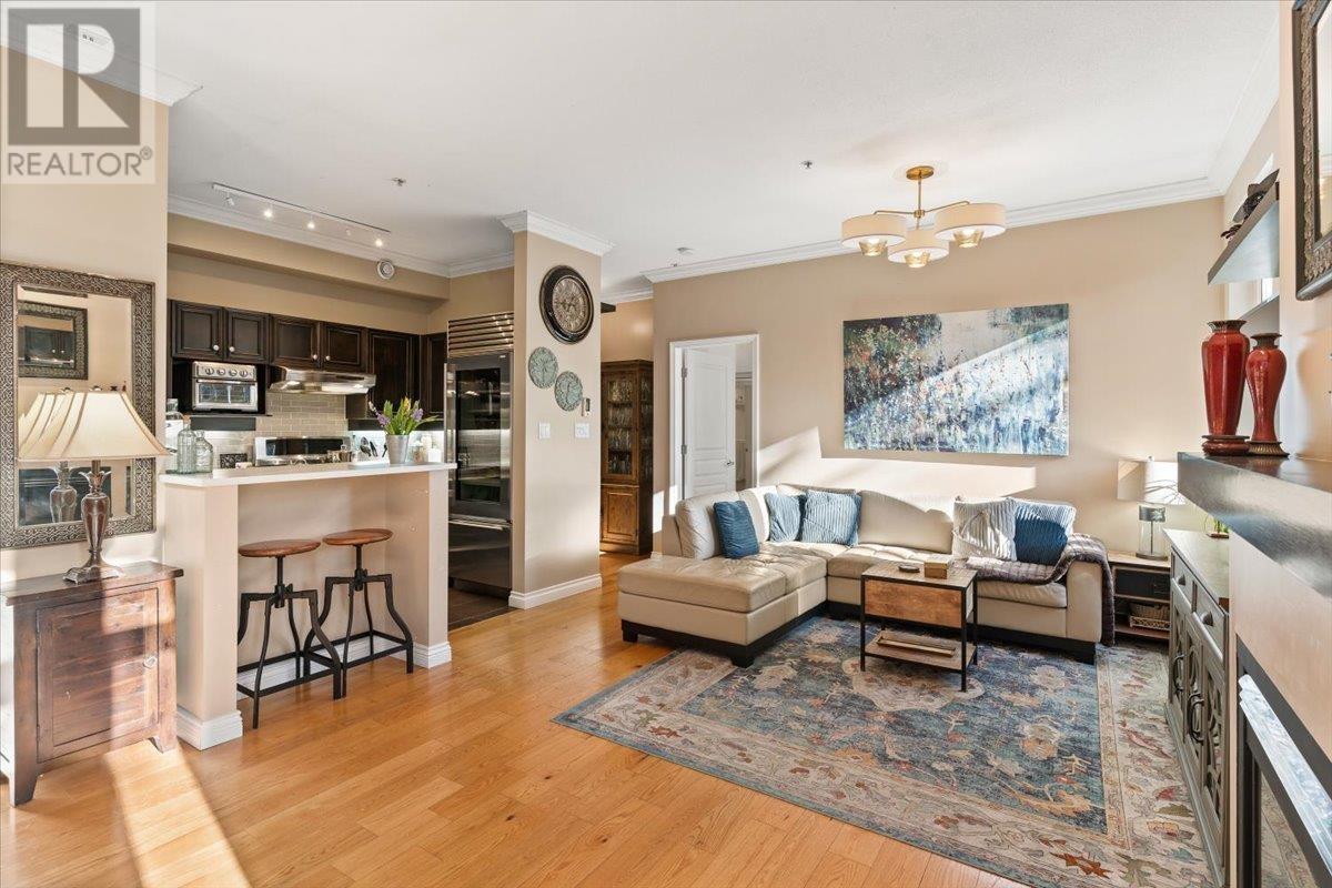 Listing Picture 3 of 26 : 115 2628 YEW STREET, Vancouver / 溫哥華 - 魯藝地產 Yvonne Lu Group - MLS Medallion Club Member