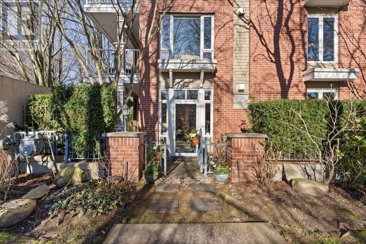 Listing Picture 21 of 26 : 115 2628 YEW STREET, Vancouver / 溫哥華 - 魯藝地產 Yvonne Lu Group - MLS Medallion Club Member