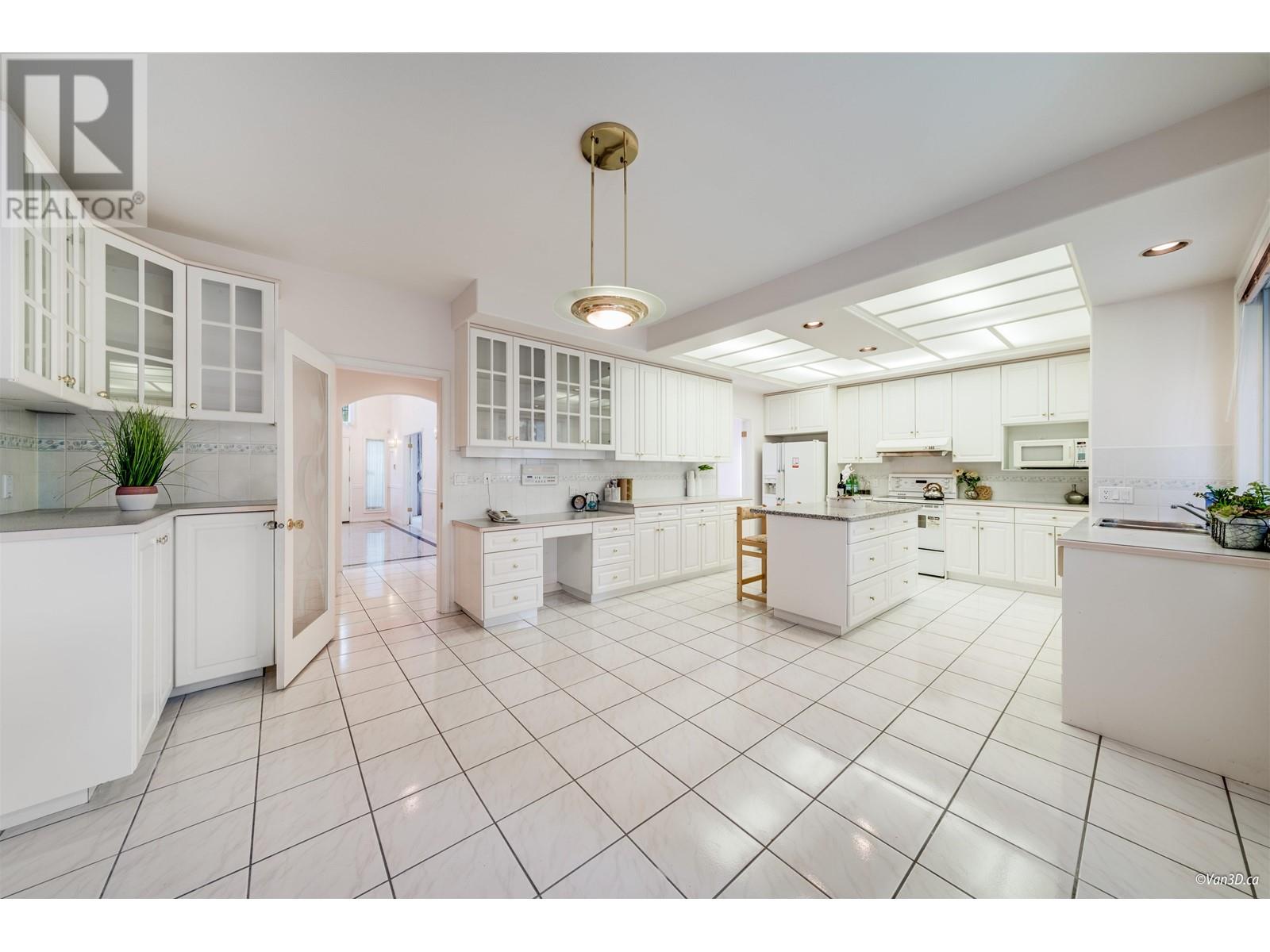 3580 Springfield Drive, Richmond, British Columbia  V7E 1Z4 - Photo 7 - R2964131