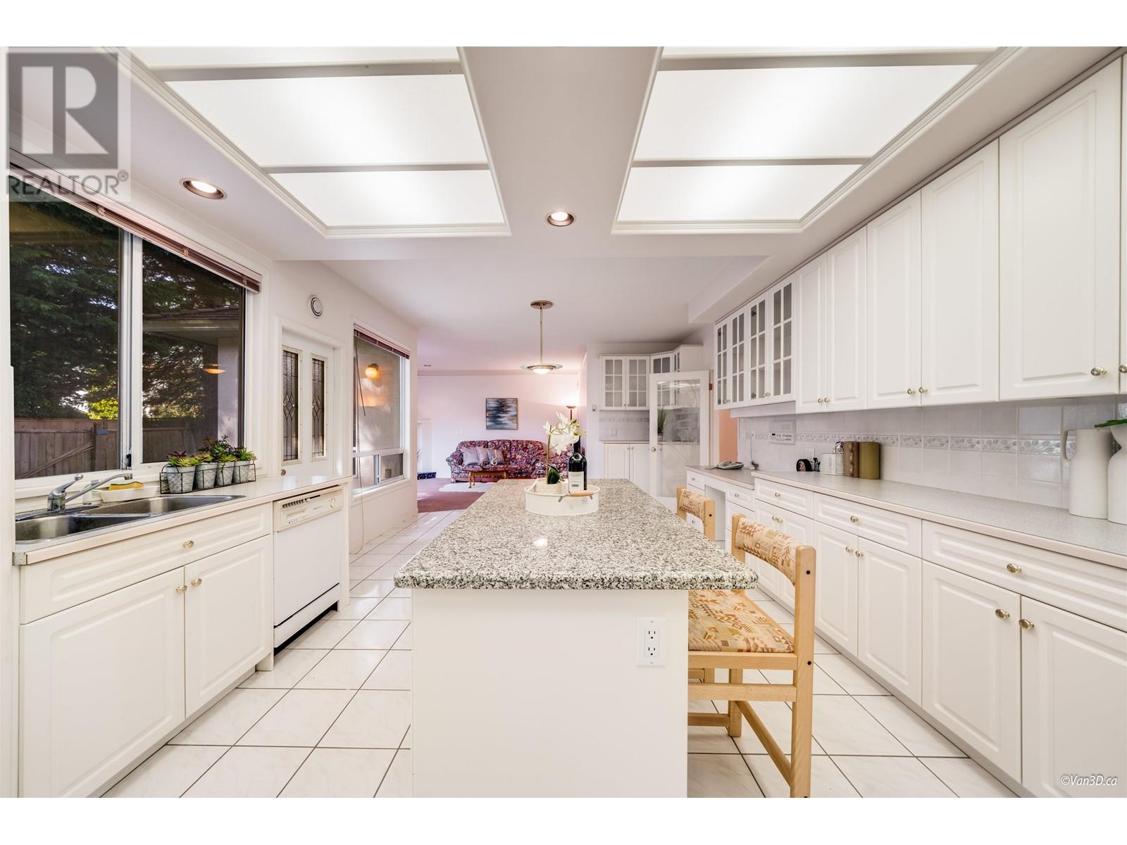 3580 Springfield Drive, Richmond, British Columbia  V7E 1Z4 - Photo 10 - R2964131
