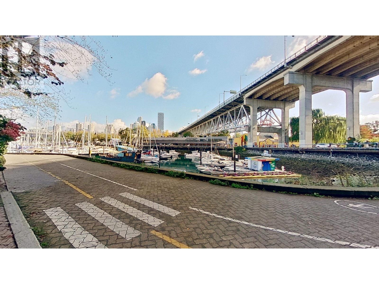 Listing Picture 18 of 25 : 102 1502 ISLAND PARK WALK, Vancouver / 溫哥華 - 魯藝地產 Yvonne Lu Group - MLS Medallion Club Member