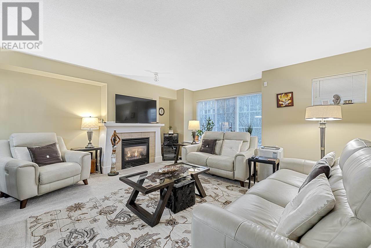 Listing Picture 3 of 26 : 3310 NOEL DRIVE, Burnaby / 本拿比 - 魯藝地產 Yvonne Lu Group - MLS Medallion Club Member