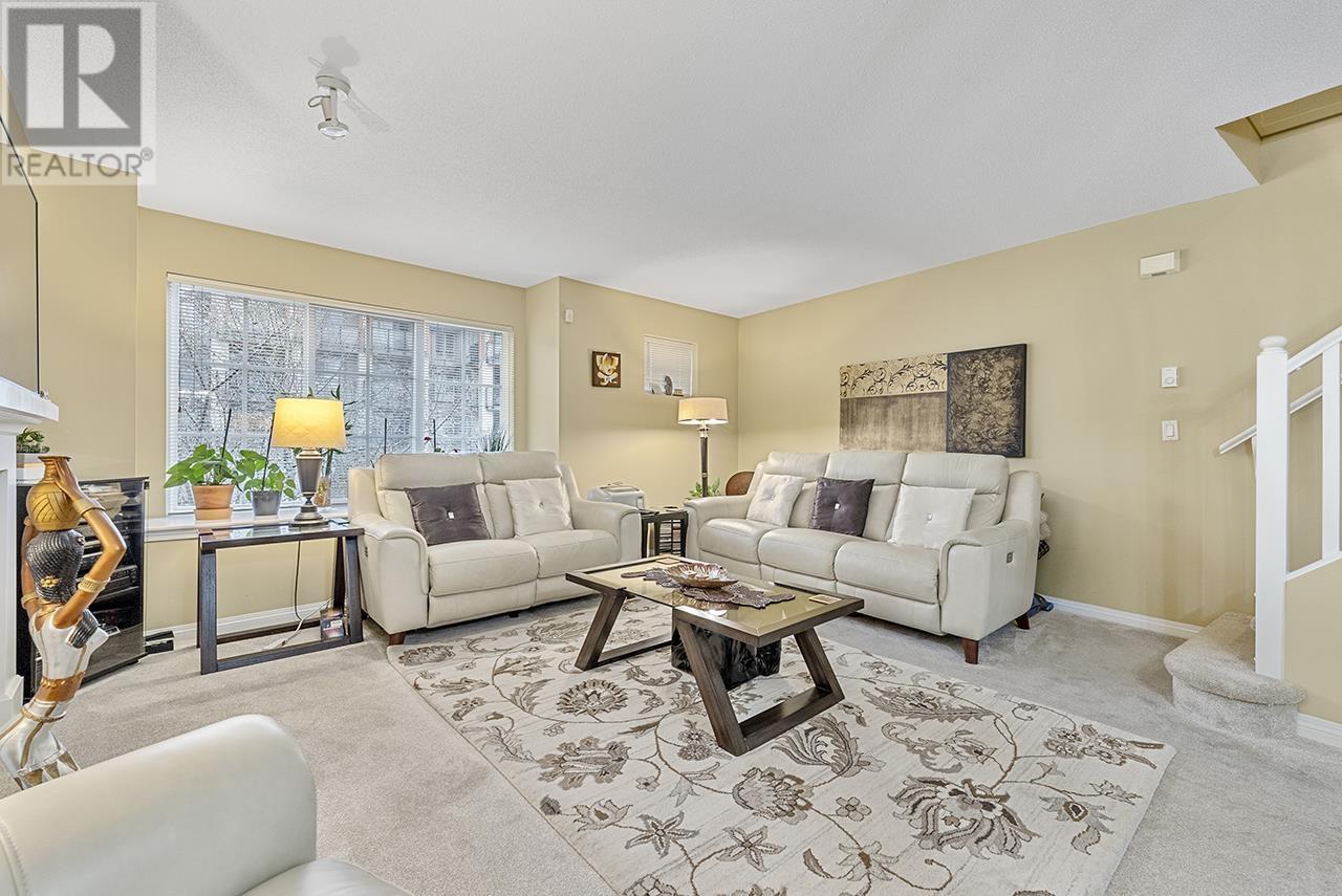 Listing Picture 4 of 26 : 3310 NOEL DRIVE, Burnaby / 本拿比 - 魯藝地產 Yvonne Lu Group - MLS Medallion Club Member