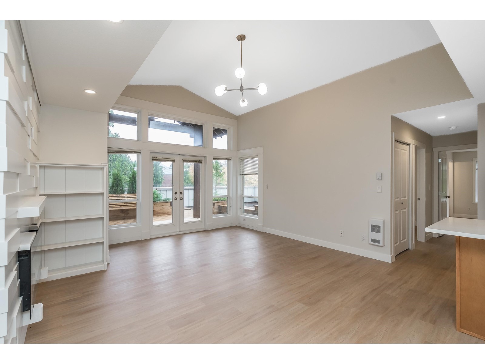 208 2828 152 Street, Surrey, British Columbia  V4P 1G6 - Photo 5 - R2946633