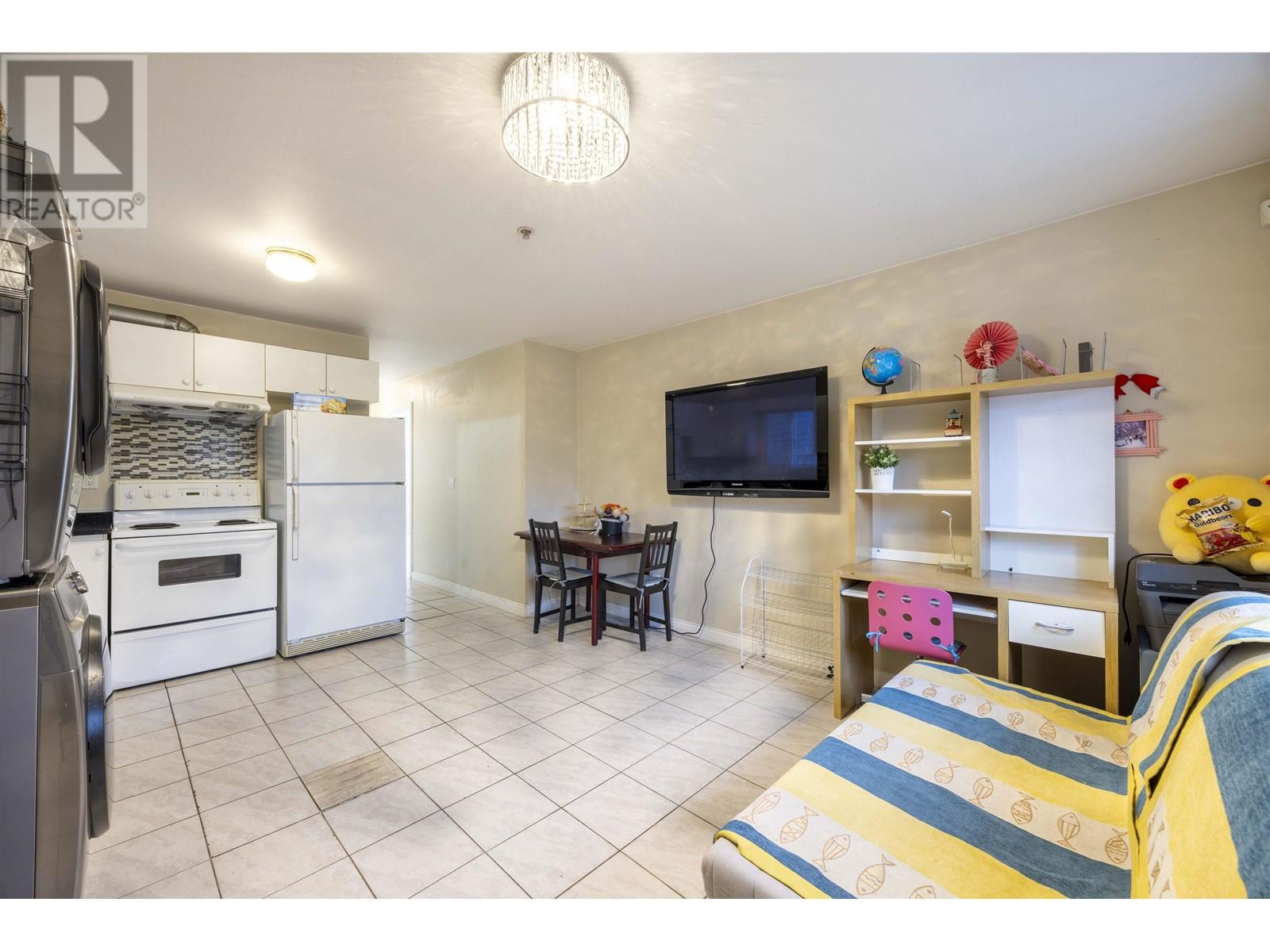 Listing Picture 26 of 38 : 3565 E 28TH AVENUE, Vancouver / 溫哥華 - 魯藝地產 Yvonne Lu Group - MLS Medallion Club Member