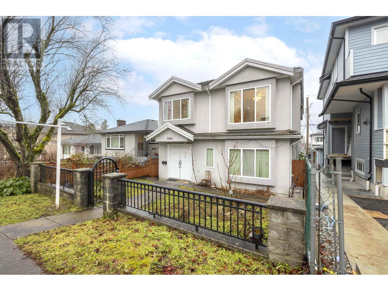 Listing Picture 2 of 38 : 3565 E 28TH AVENUE, Vancouver / 溫哥華 - 魯藝地產 Yvonne Lu Group - MLS Medallion Club Member