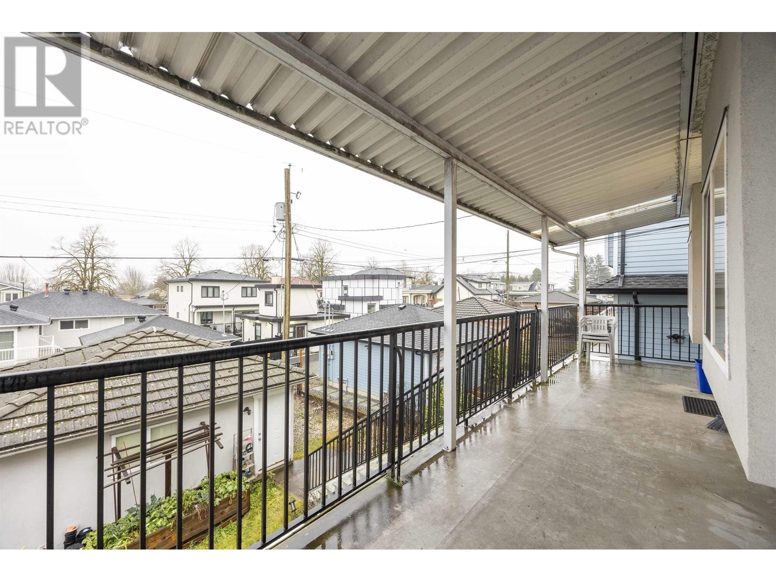 Listing Picture 23 of 38 : 3565 E 28TH AVENUE, Vancouver / 溫哥華 - 魯藝地產 Yvonne Lu Group - MLS Medallion Club Member