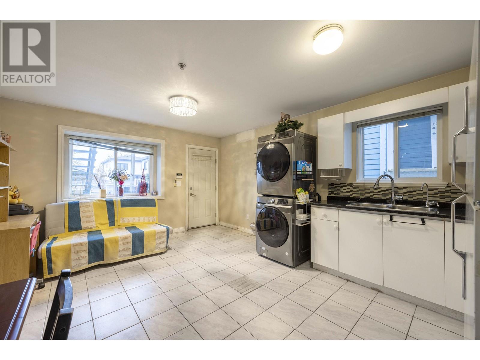 Listing Picture 25 of 38 : 3565 E 28TH AVENUE, Vancouver / 溫哥華 - 魯藝地產 Yvonne Lu Group - MLS Medallion Club Member