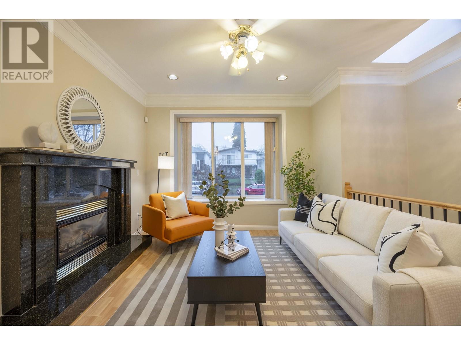 Listing Picture 7 of 38 : 3565 E 28TH AVENUE, Vancouver / 溫哥華 - 魯藝地產 Yvonne Lu Group - MLS Medallion Club Member