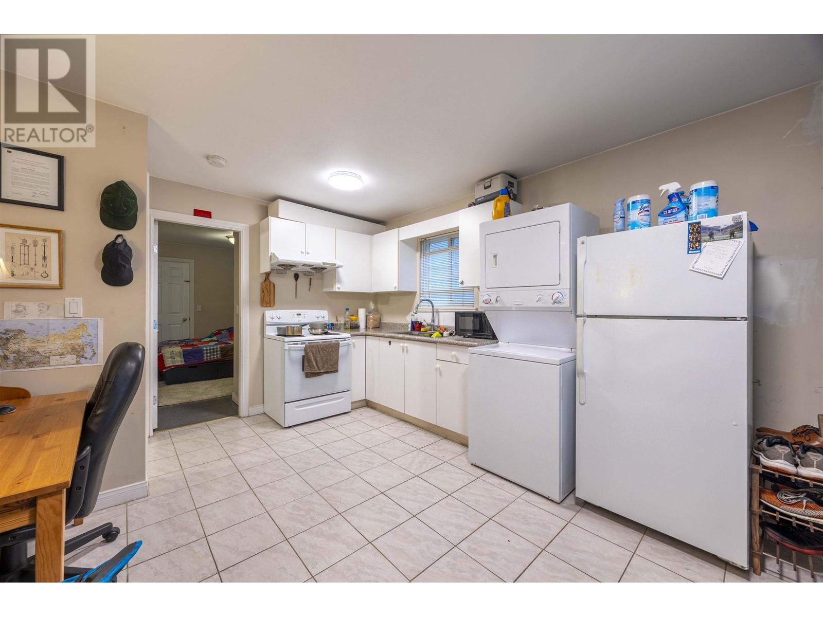 Listing Picture 31 of 38 : 3565 E 28TH AVENUE, Vancouver / 溫哥華 - 魯藝地產 Yvonne Lu Group - MLS Medallion Club Member