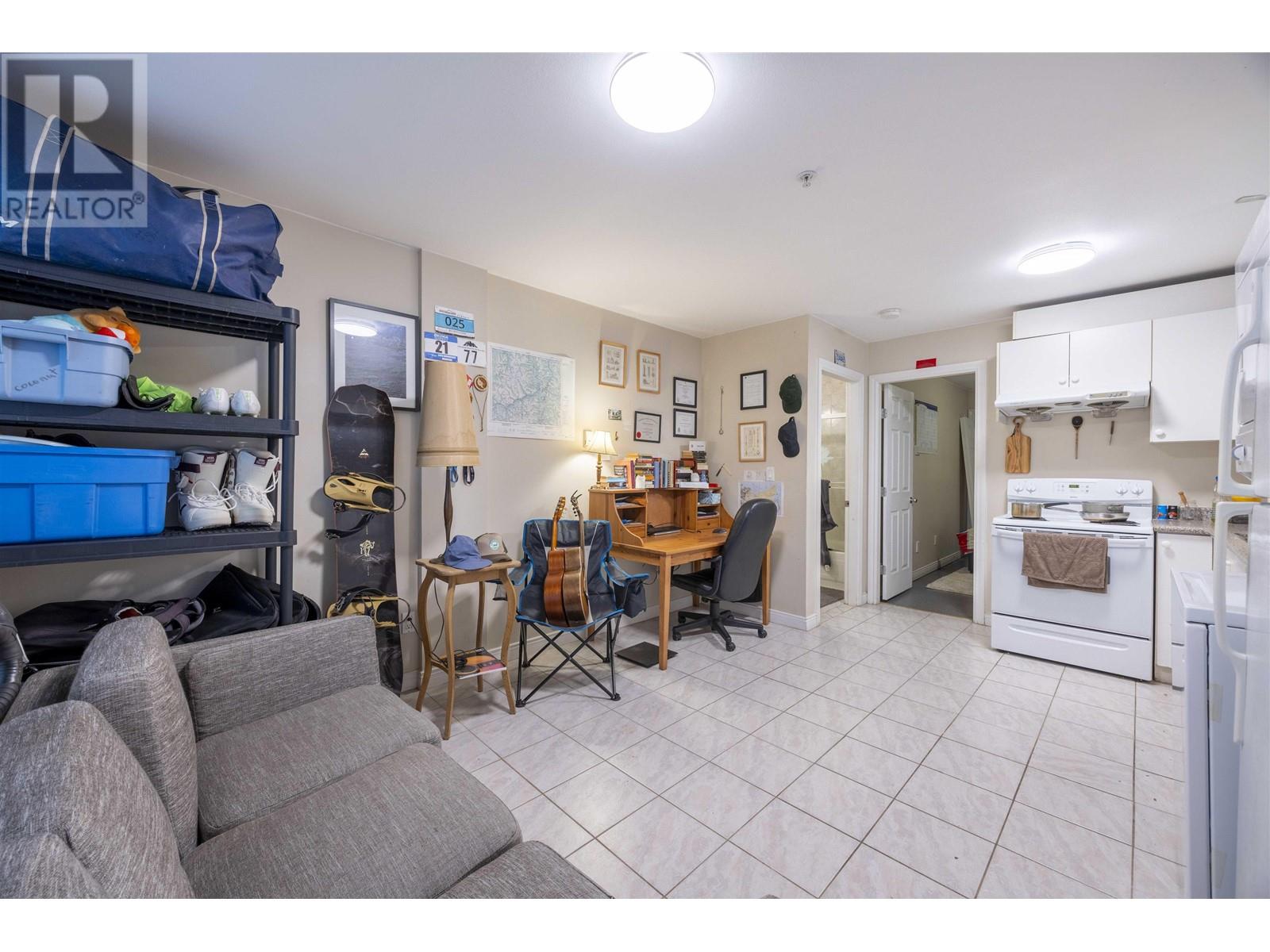 Listing Picture 32 of 38 : 3565 E 28TH AVENUE, Vancouver / 溫哥華 - 魯藝地產 Yvonne Lu Group - MLS Medallion Club Member