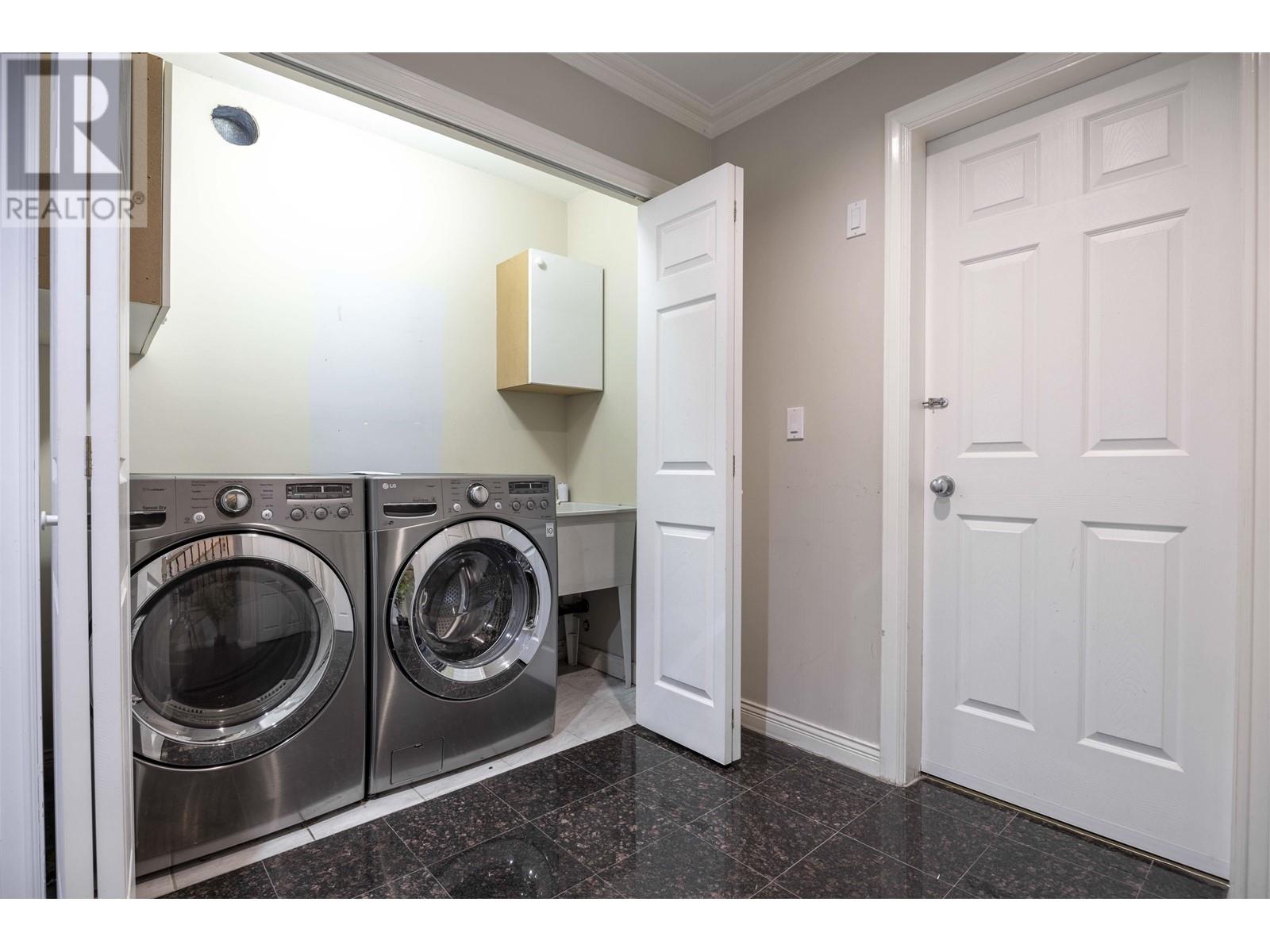 Listing Picture 5 of 38 : 3565 E 28TH AVENUE, Vancouver / 溫哥華 - 魯藝地產 Yvonne Lu Group - MLS Medallion Club Member