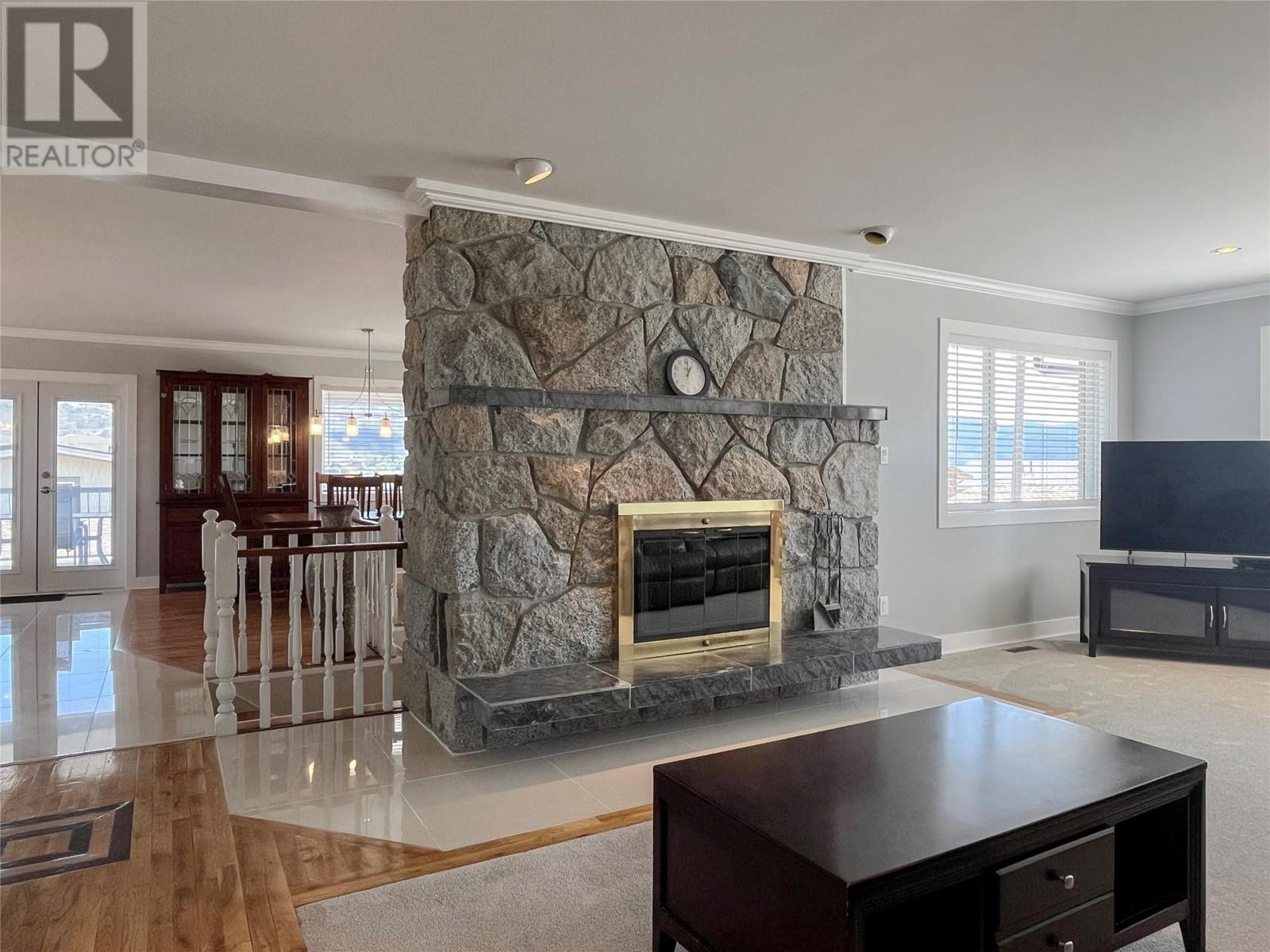 Property at 9106 Hummingbird Lane image 3
