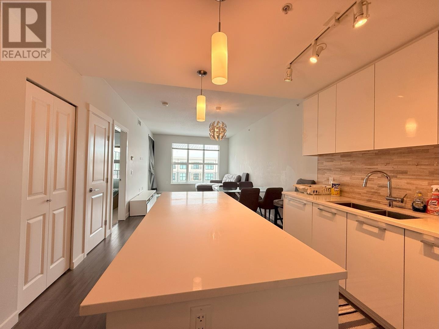 Listing Picture 7 of 19 : 423 9500 TOMICKI AVENUE, Richmond / 烈治文 - 魯藝地產 Yvonne Lu Group - MLS Medallion Club Member