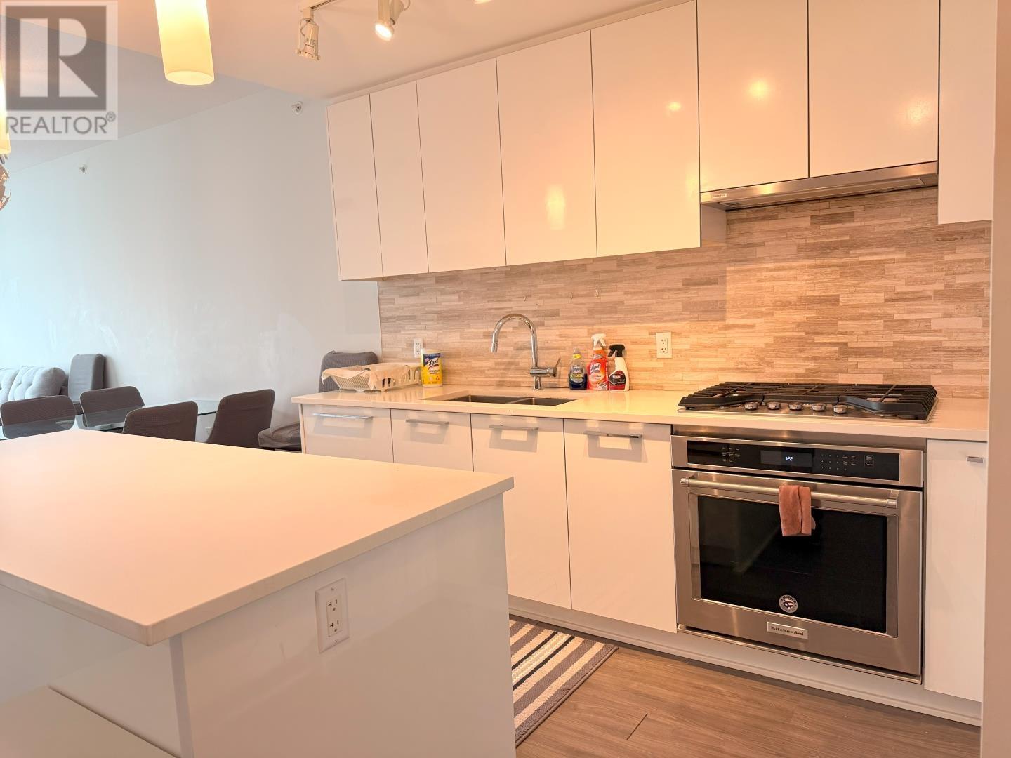 Listing Picture 13 of 19 : 423 9500 TOMICKI AVENUE, Richmond / 烈治文 - 魯藝地產 Yvonne Lu Group - MLS Medallion Club Member