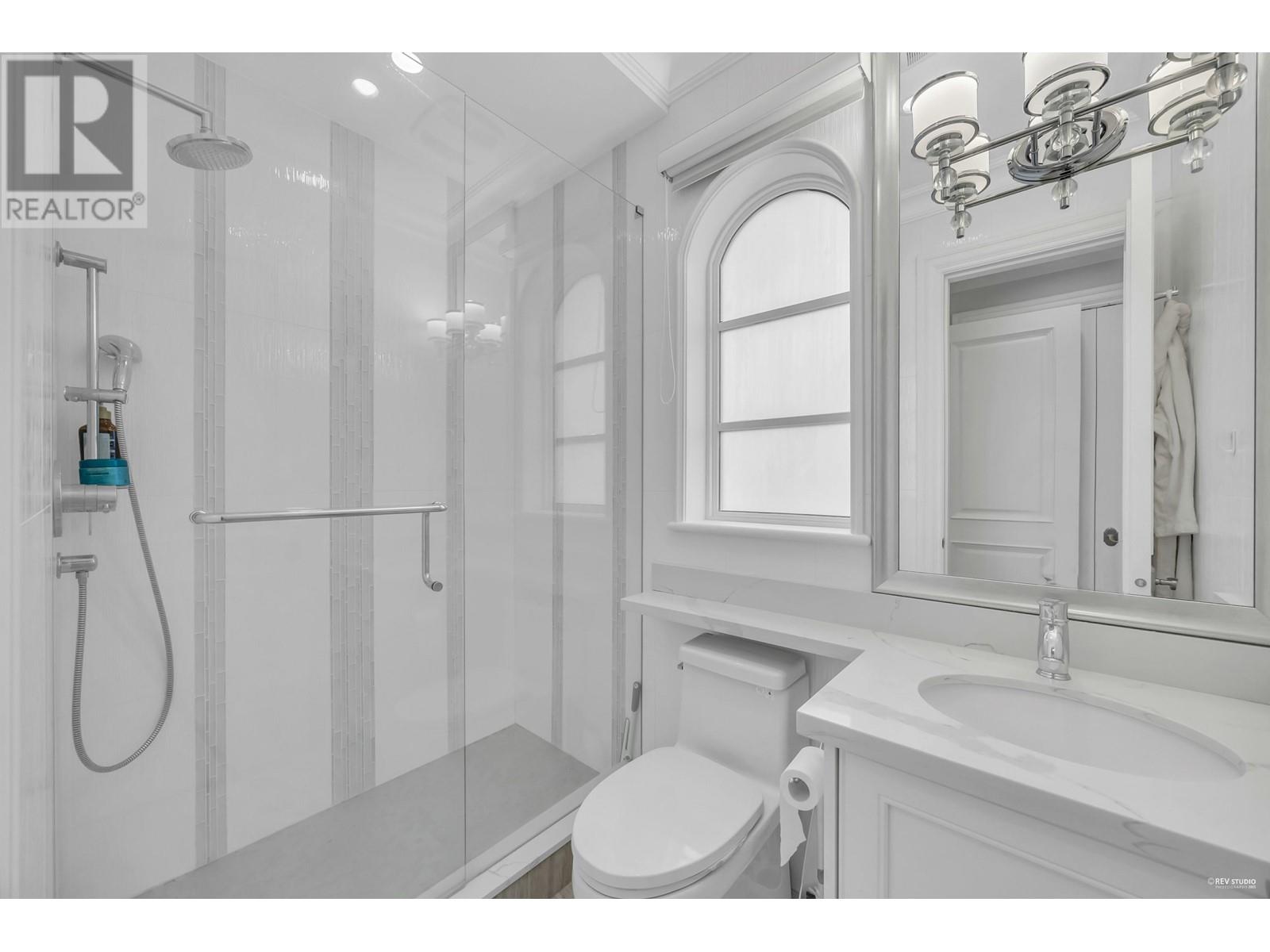 Listing Picture 20 of 40 : 1756 W 61ST AVENUE, Vancouver / 溫哥華 - 魯藝地產 Yvonne Lu Group - MLS Medallion Club Member