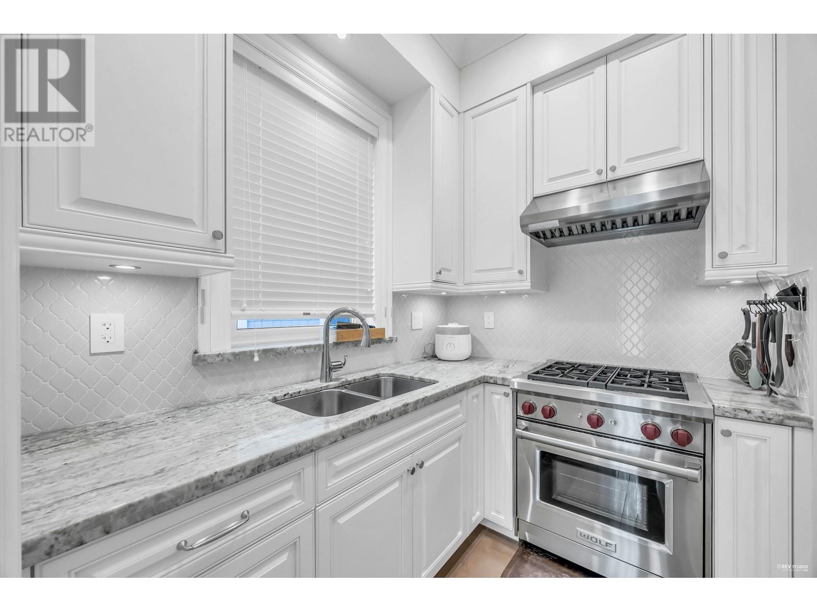 Listing Picture 12 of 40 : 1756 W 61ST AVENUE, Vancouver / 溫哥華 - 魯藝地產 Yvonne Lu Group - MLS Medallion Club Member