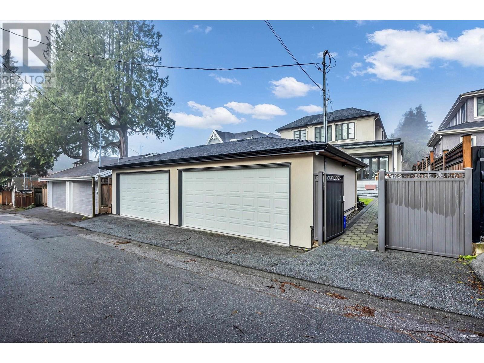 Listing Picture 37 of 40 : 1756 W 61ST AVENUE, Vancouver / 溫哥華 - 魯藝地產 Yvonne Lu Group - MLS Medallion Club Member
