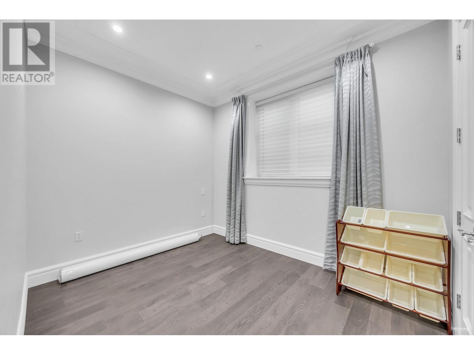 Listing Picture 32 of 40 : 1756 W 61ST AVENUE, Vancouver / 溫哥華 - 魯藝地產 Yvonne Lu Group - MLS Medallion Club Member