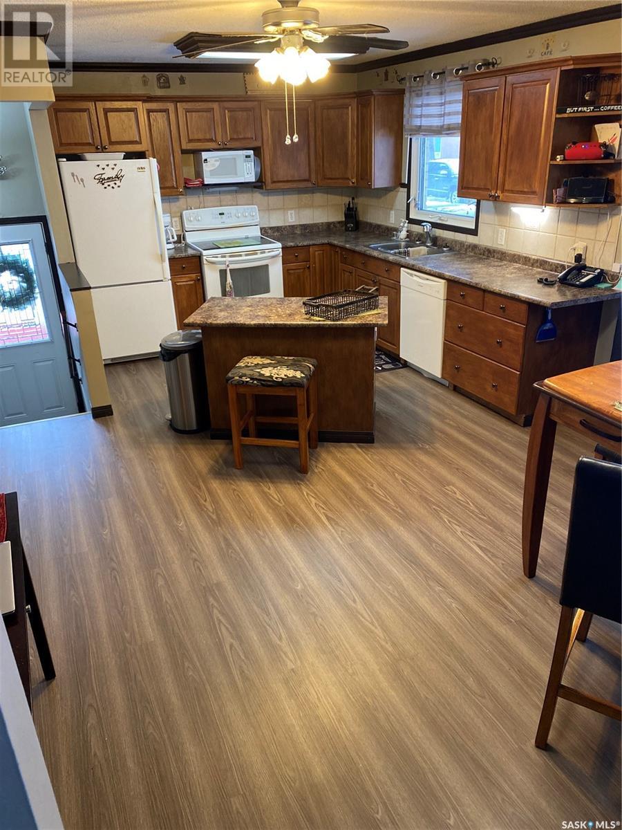 Property at 724 4th STREET E image 3